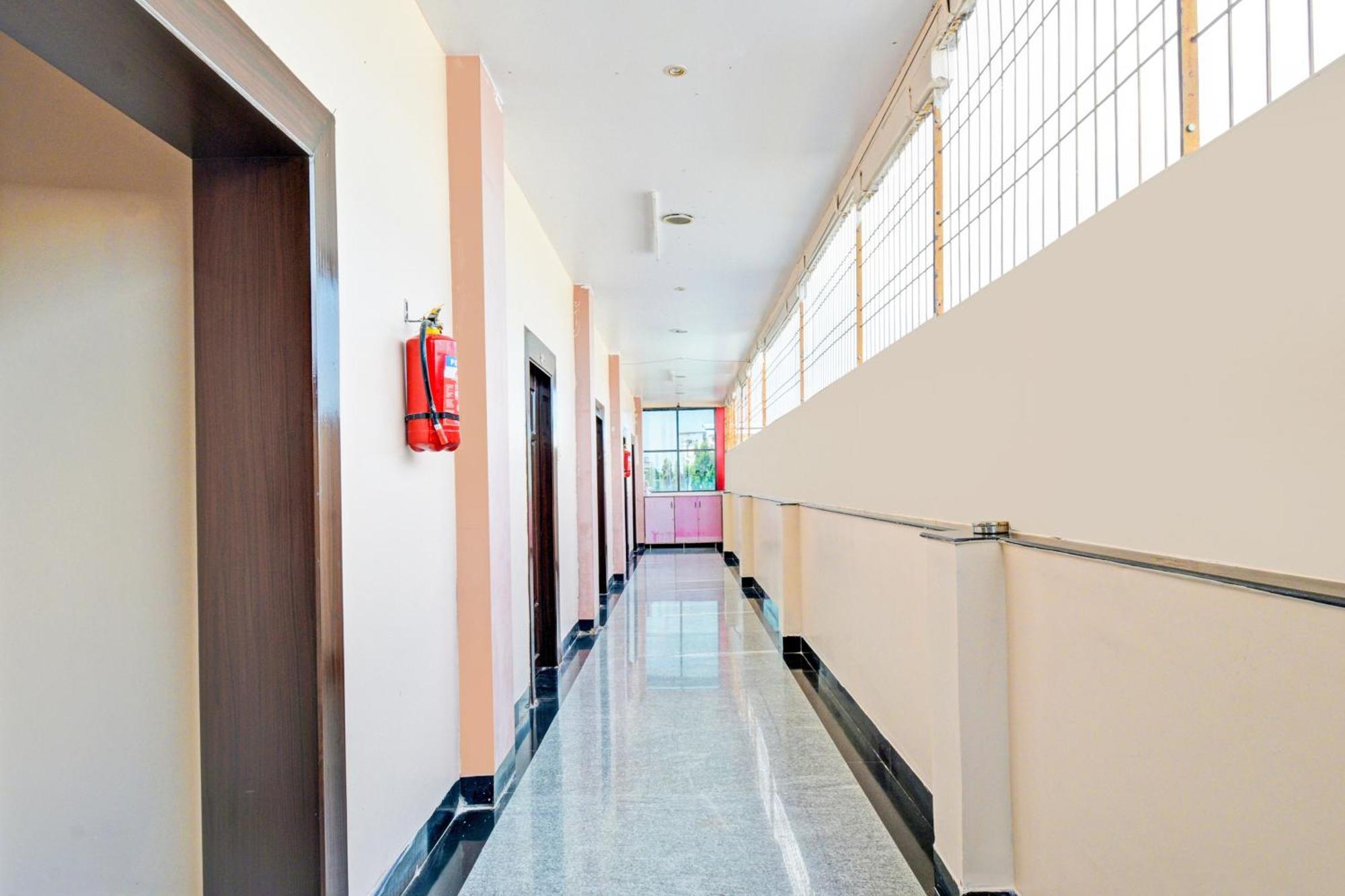 Super Hotel O Kurnool Near Kurnool Medical College Екстер'єр фото