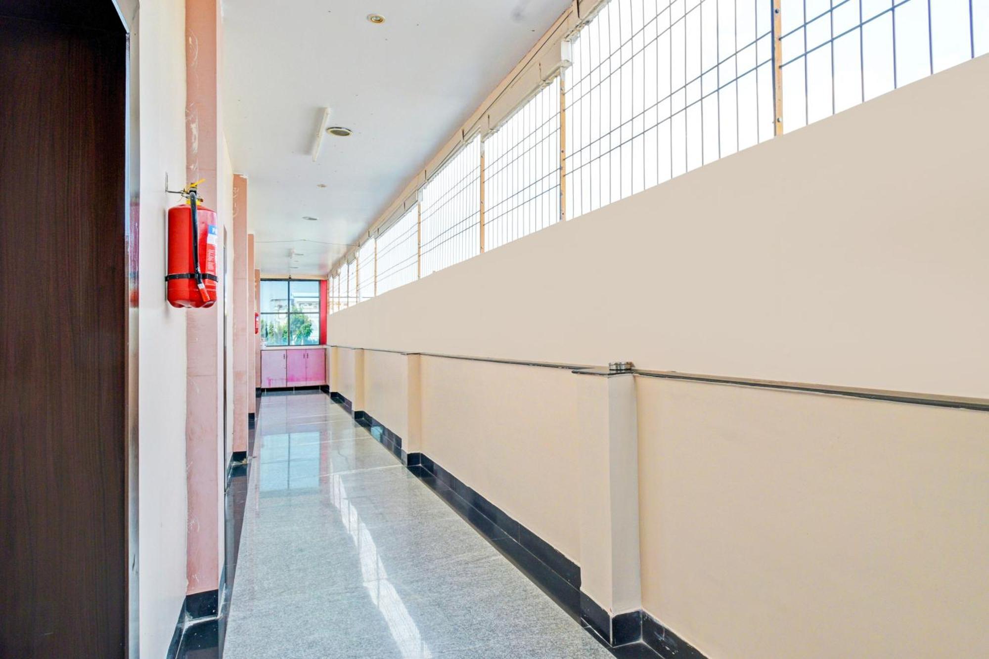 Super Hotel O Kurnool Near Kurnool Medical College Екстер'єр фото